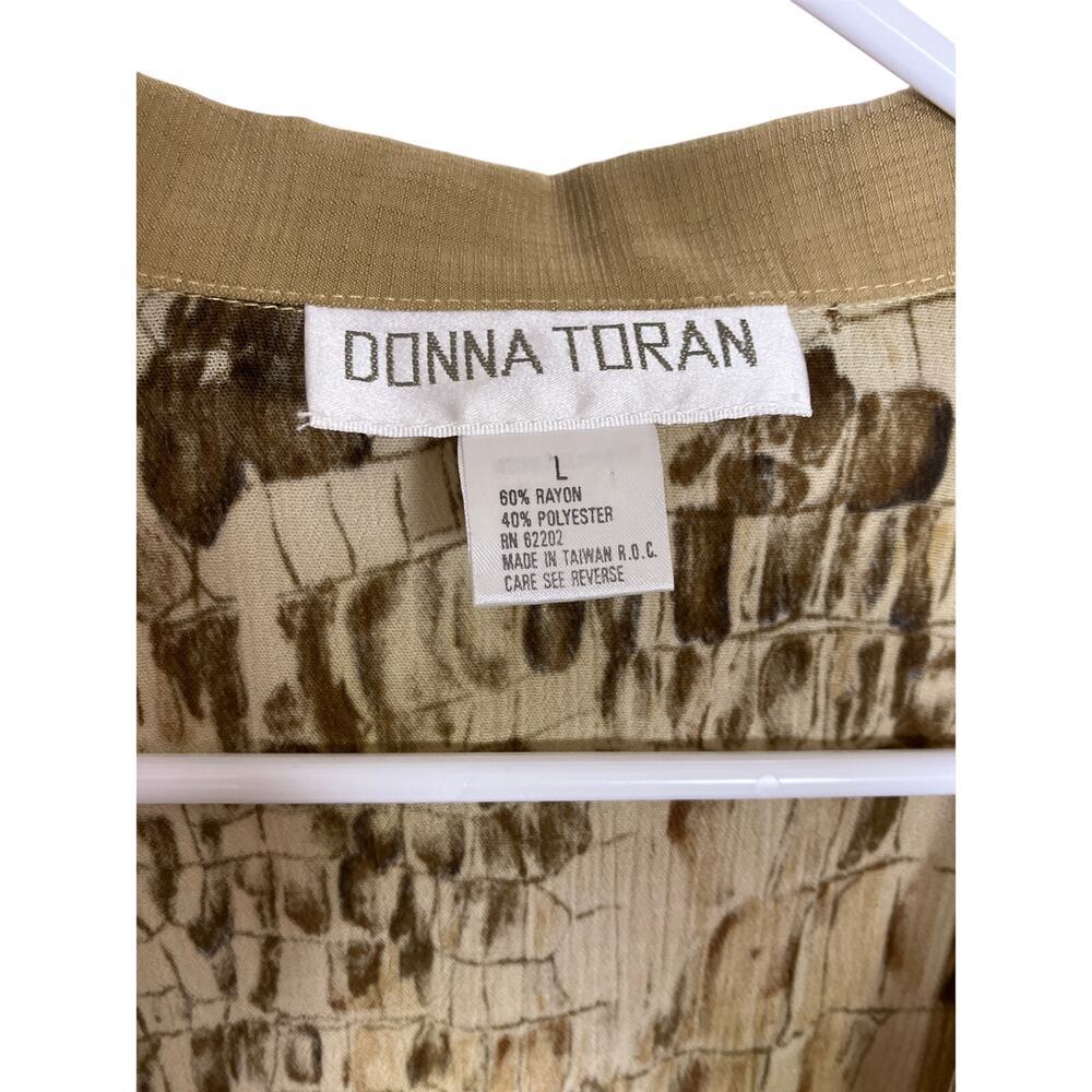 VTG Donna Toran Women’s Crinkle Button-Up Shirt Large | Rayon Giraffe Blouse - Picture 2 of 5